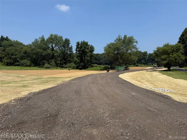 001 Buttercup Trail, Milford Charter Township, MI 48381