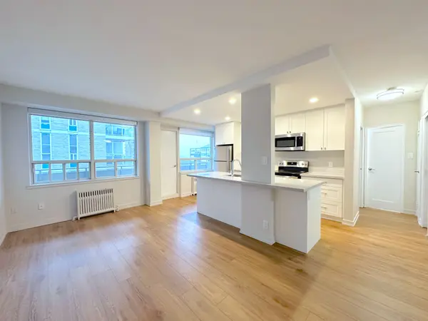 565 Avenue RD #1001, Toronto C02, ON M4V 2J9