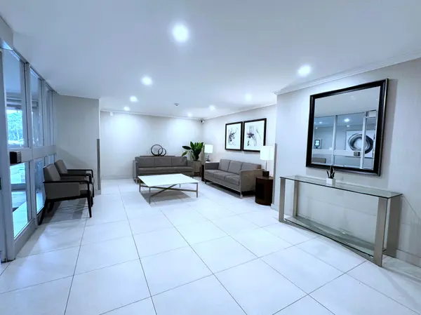 5 Brookbanks DR #1407, Toronto C13, ON M3A 2T1