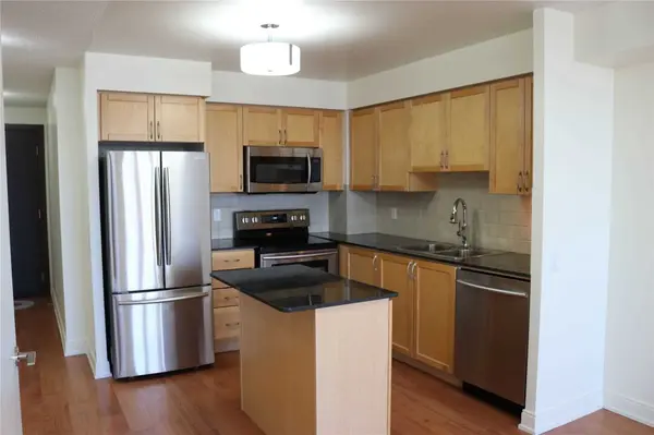 35 Viking LN #2138, Toronto W08, ON M9B 0A2