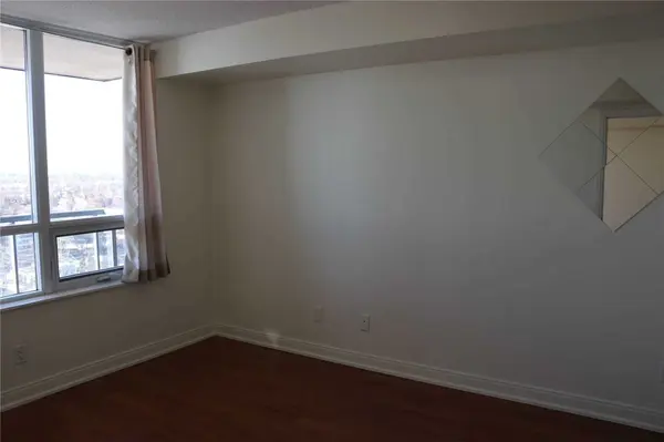 35 Viking LN #2138, Toronto W08, ON M9B 0A2