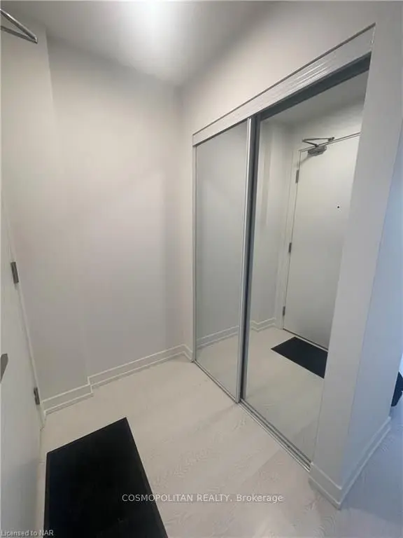 415 MAIN ST W #607, Hamilton, ON L8P 1K5