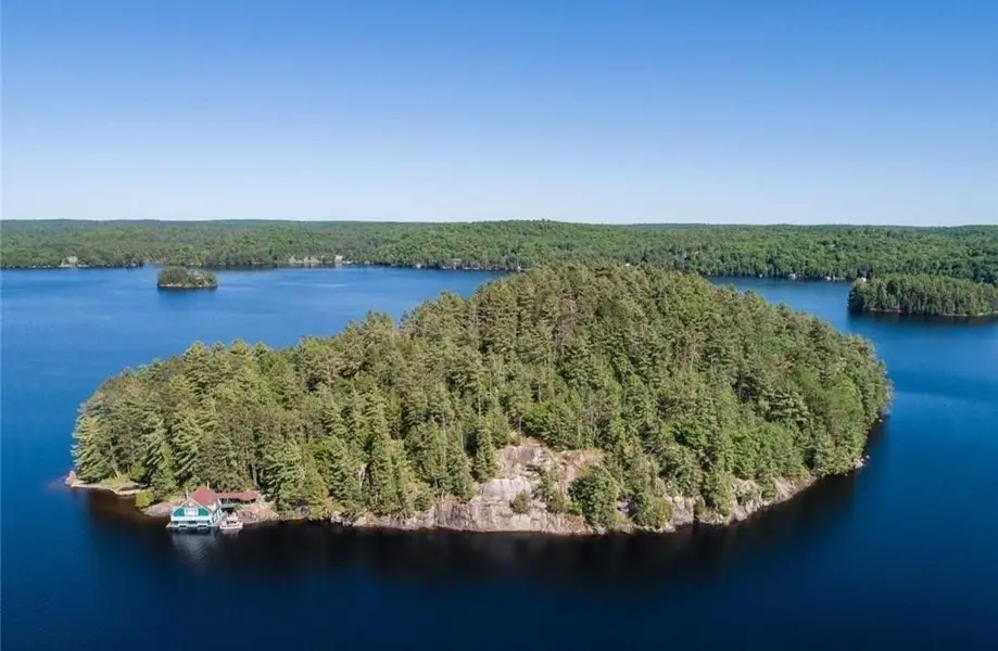 0 Crown Island IS, Huntsville, ON P0B 1L0