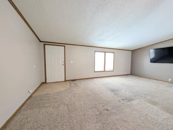 11413 Harbor CV, Fenton, MI 48430