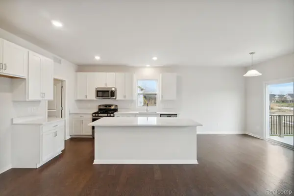 27119 Silo DR, Saline, MI 48176