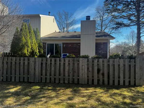 5766 Northfield Pkwy #574, Troy, MI 48098