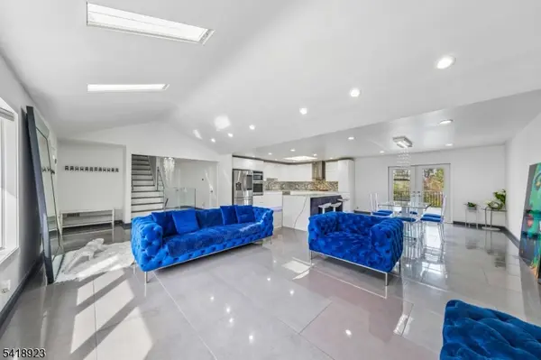 13 Munsey Rd, Emerson Boro, NJ 07630