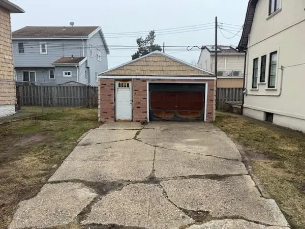 8 Bevy CT, Brooklyn, NY 11229