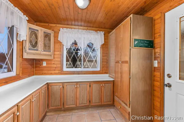 4701 W Channel DR, Douglass Twp, MI 48888