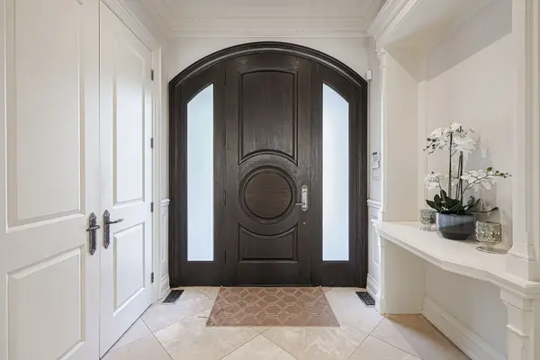 2706 Bayview AVE, Toronto C12, ON M2L 1B9