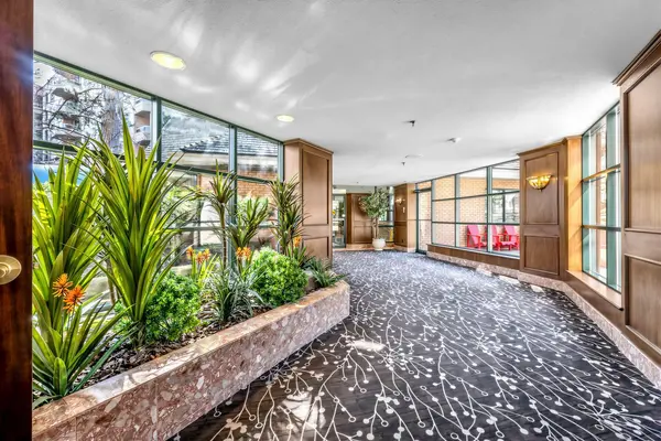 1210 Don Mills RD #222, Toronto C13, ON M3B 3N9