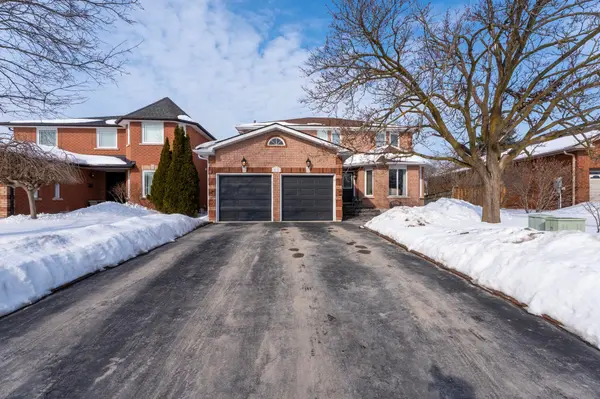 22 Stoddart CT, Bradford West Gwillimbury, ON L3Z 2X8