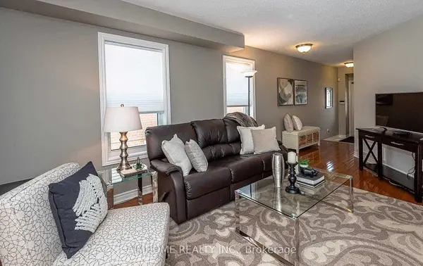 9 Mugford RD, Aurora, ON L4G 7H4