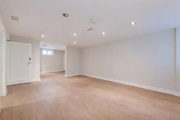 120 Dundonald ST #Basement, Barrie, ON L4M 3T6