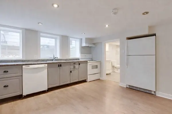 120 Dundonald ST #Basement, Barrie, ON L4M 3T6