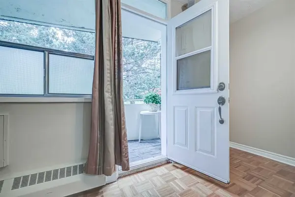 100 Coe Hill DR #106, Toronto W01, ON M6S 3E1