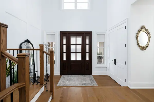 2040 Bingley CRES, Oakville, ON L6M 0E4