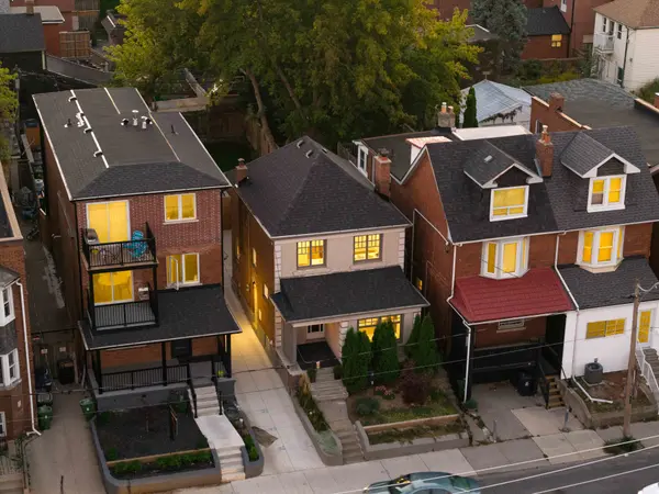 1642 Dufferin ST, Toronto W03, ON M6H 3L8