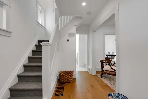 1642 Dufferin ST, Toronto W03, ON M6H 3L8