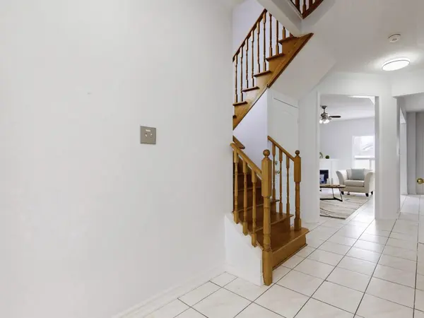 3253 Bruzan CRES, Mississauga, ON L5N 8E7