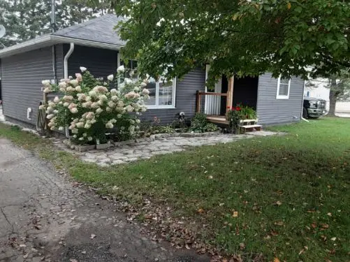 8 JOHNSTON CRES, Bancroft, ON K0L 1C0