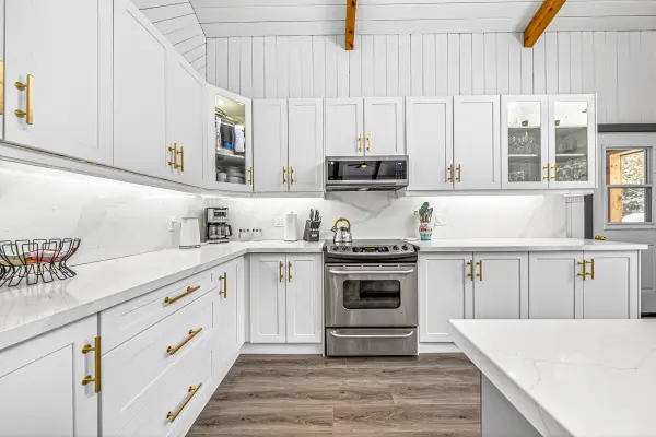 1154 Surveyor DR, Highlands East, ON K0L 2Y0