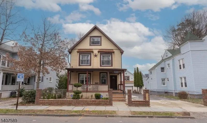 120 Norman St, East Orange City, NJ 07017