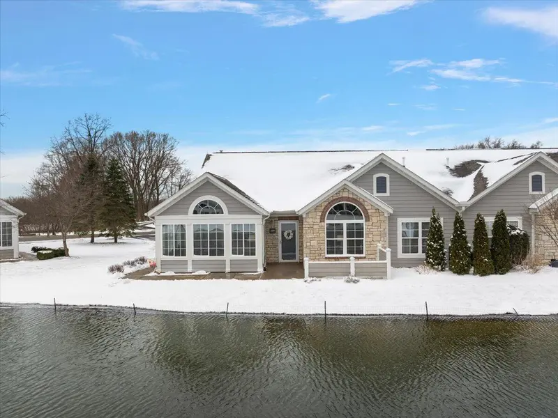 2859 Villa LN, Sodus Twp, MI 49022