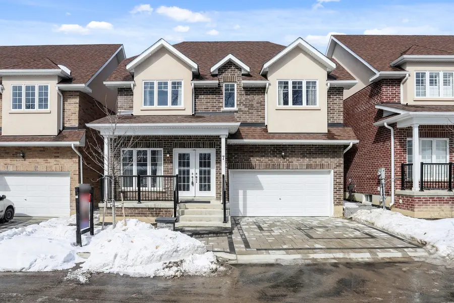 1741 Fairport RD #7, Pickering, ON L1V 1S9