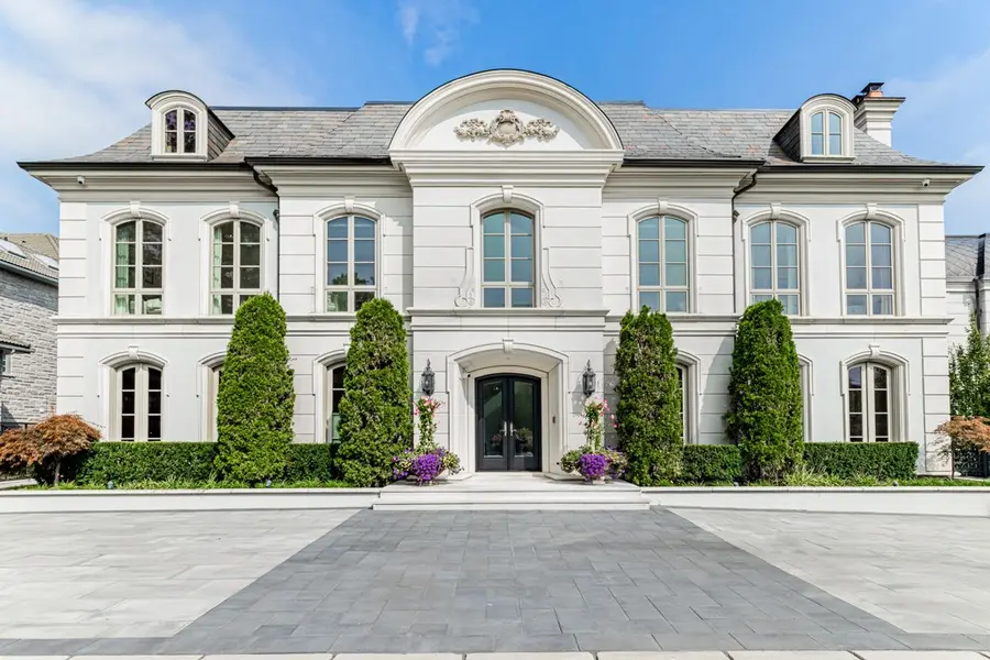 31 Thornbank RD, Vaughan, ON L4J 2A1