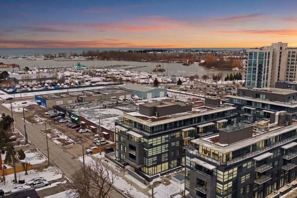 1614 Charles ST #334, Whitby, ON L1N 1B9