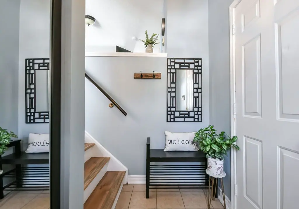 35 HAWTHORNE CRES, Barrie, ON L4N 9Y7