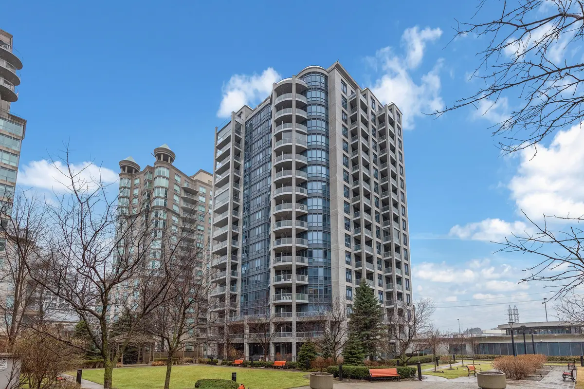 2087 Lake Shore BLVD W #1004, Toronto W06, ON M8V 4G3