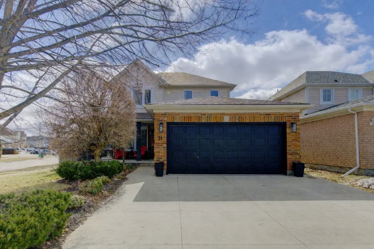 31 Adler DR, Cambridge, ON N3C 4J9