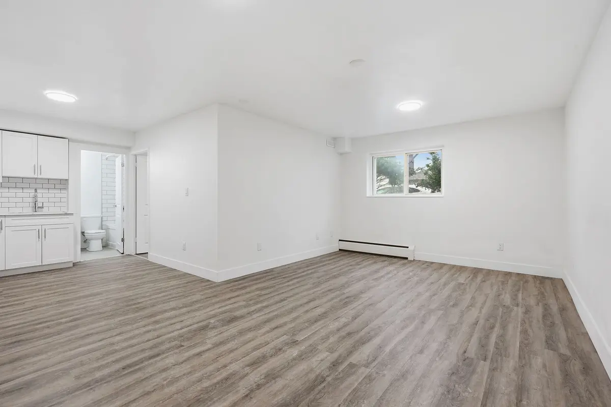 227 Cathcart ST #106, London South, ON N6C 3M8