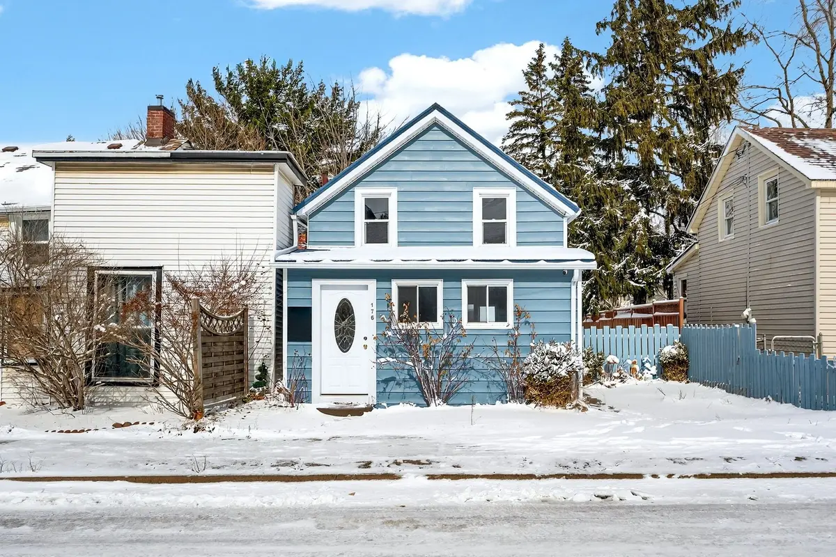 176 Garden ST, Gananoque, ON K7G 1H9