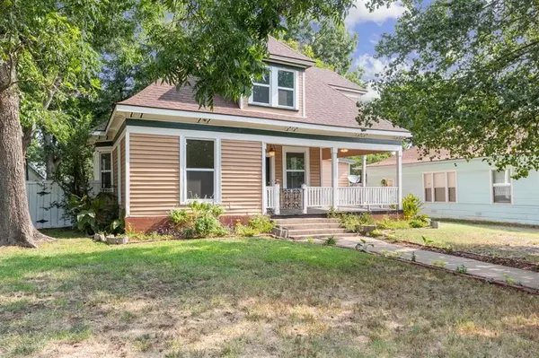 1123 W Gandy Street, Denison, TX 75020