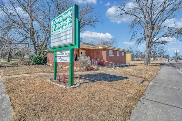 202 N Avenue G, Clifton, TX 76634