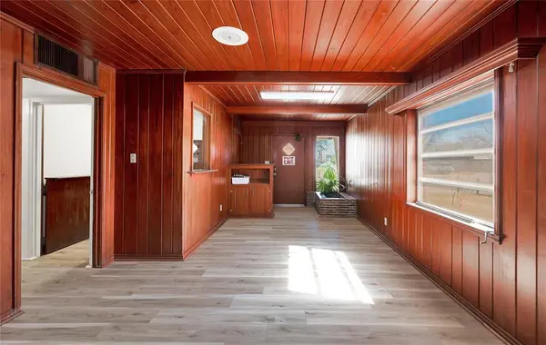 202 N Avenue G, Clifton, TX 76634