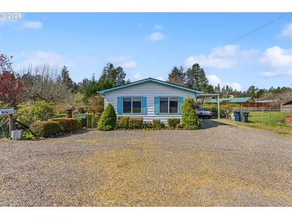 735 N 8TH ST, Lakeside, OR 97449