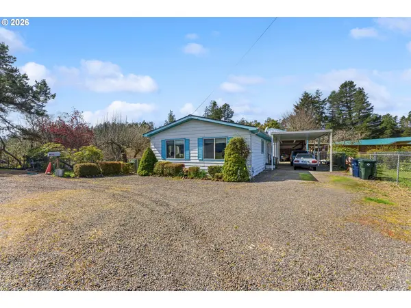 735 N 8TH ST, Lakeside, OR 97449