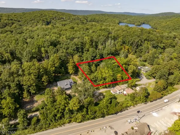 26 Old Rd, West Milford Twp., NJ 07421