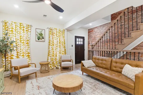 16 Eagle St, Newark City, NJ 07102