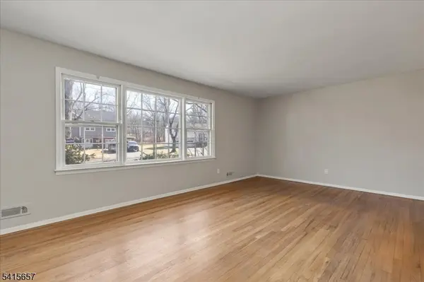 112 Crane Cir, New Providence Boro, NJ 07974