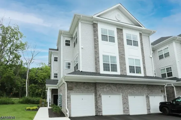 71 Veterans Way, Morris Plains Boro, NJ 07950