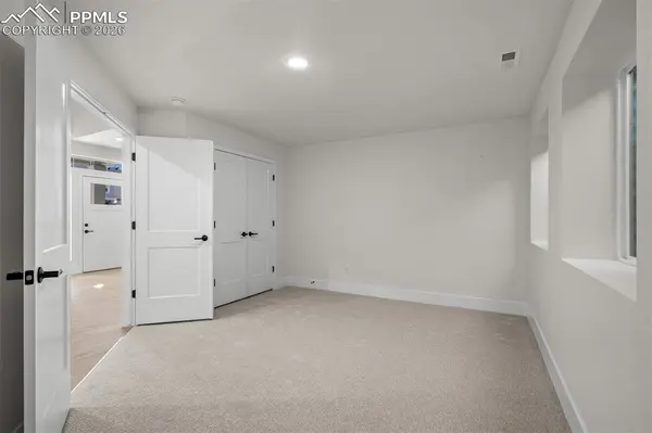 4534 Peak Crest VW, Colorado Springs, CO 80918