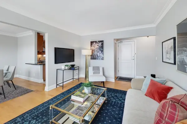 7 Warwick AVE #3, Toronto C03, ON M6C 1T5