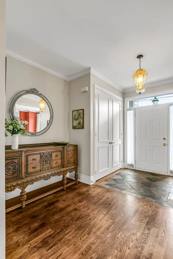 552 Melrose AVE, Toronto C04, ON M5M 2A3