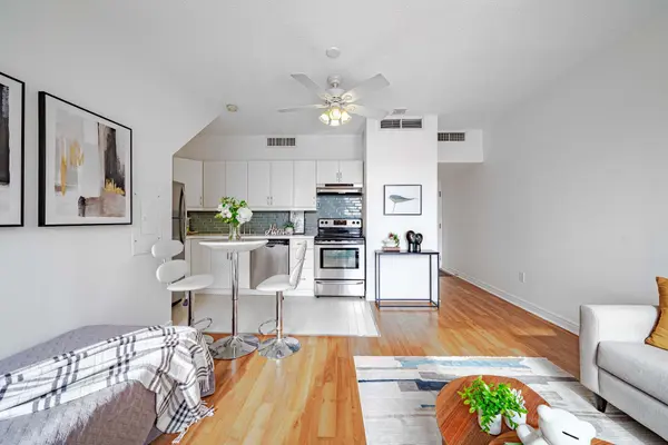 65 Scadding AVE #PH16, Toronto C08, ON M5A 4L1