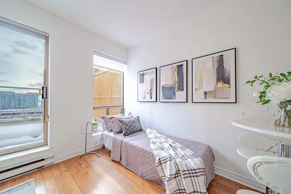 65 Scadding AVE #PH16, Toronto C08, ON M5A 4L1